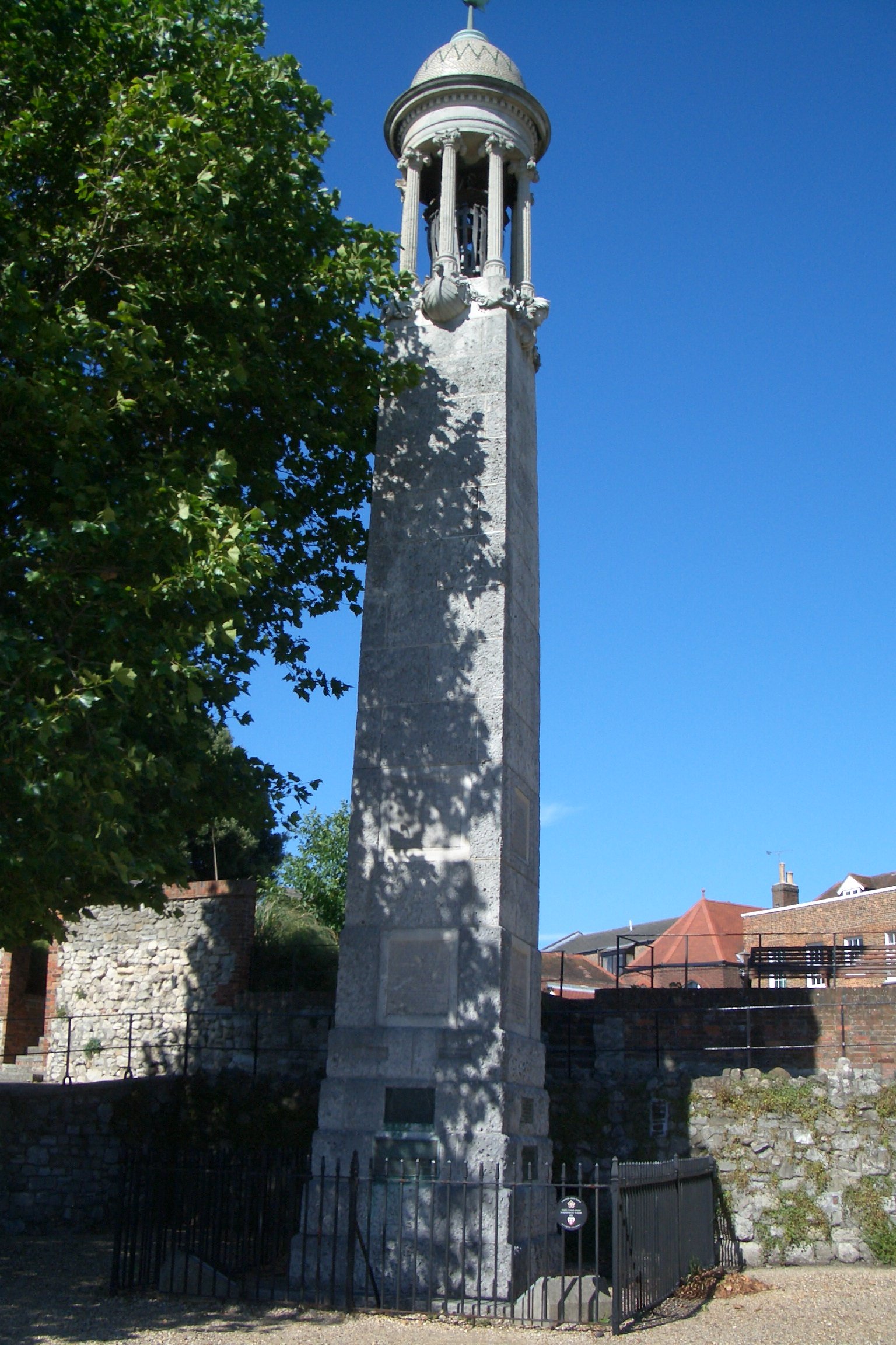 Southampton obelisk